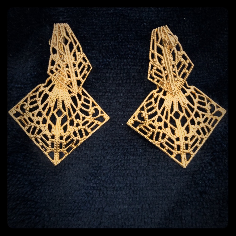 Filigree earrings